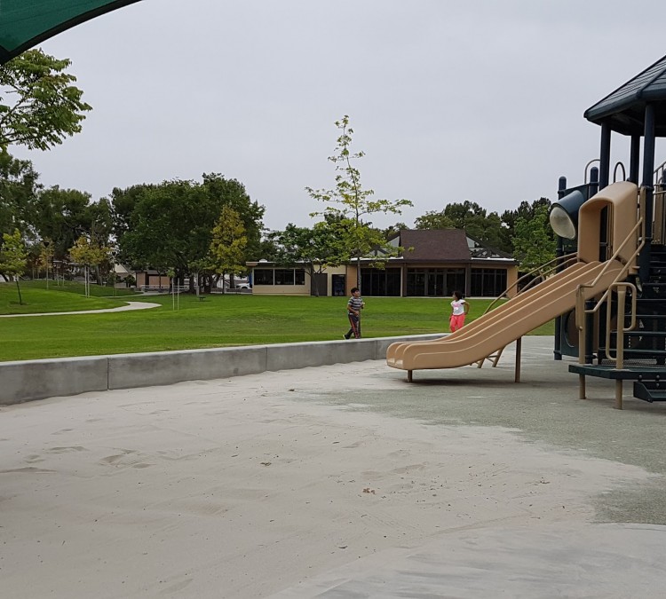 Deerfield Community Park (Irvine,&nbspCA)